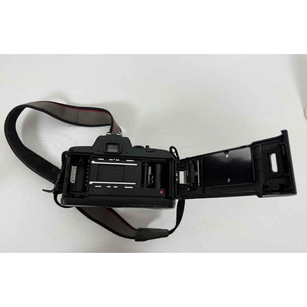 NIKON N5005 35mm SLR FILM CAMERA with AF Nikkor 35-70mm f3.3-4.5 Lens Cap Strap - Picture 10 of 16